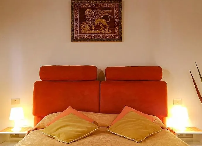 2960 Ca Frari Apartament *