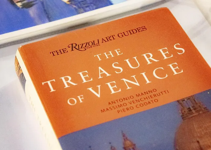 2960 Ca Frari Apartament *