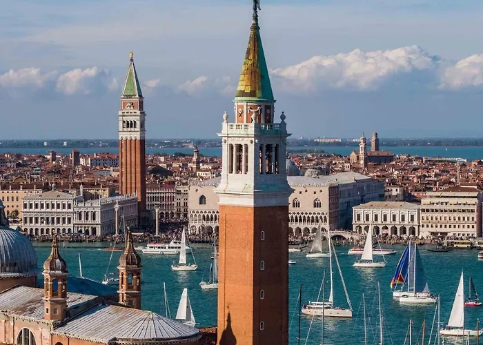 2960 Ca Frari Apartman *